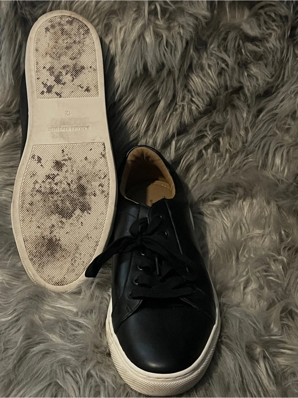 Banana Republic Black Leather Low-Top Sneakers with White Sole